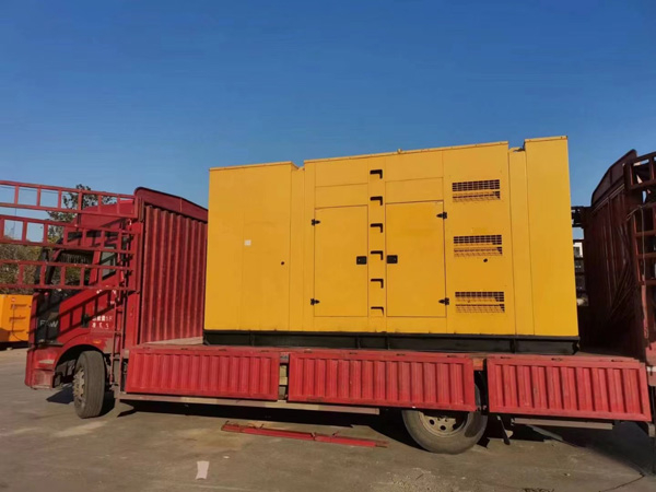巴宜柴油发电机组的电瓶长期未使用，应该如何充电？